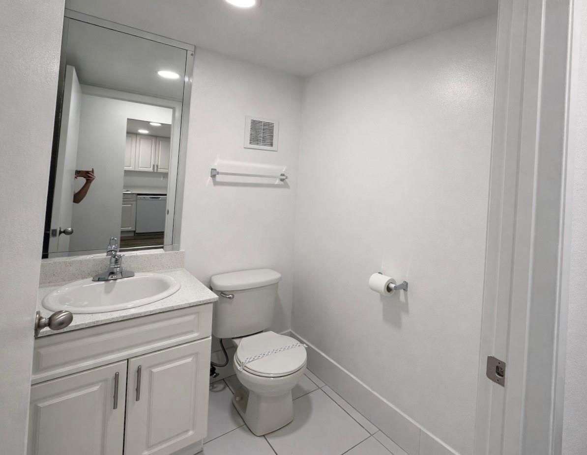 17350 NW 68th Avenue # 404, Hialeah FL 33015 photo 4
