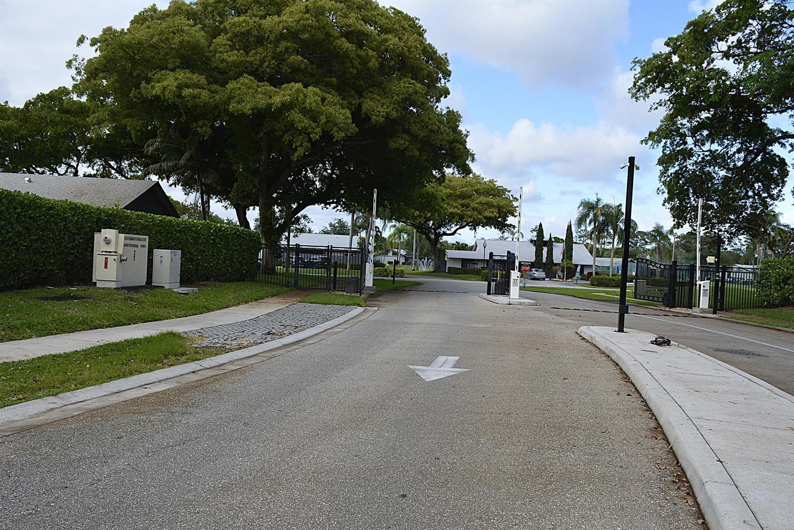 1148 Summit Trail Circle # B, West Palm Beach FL 33415 photo 2
