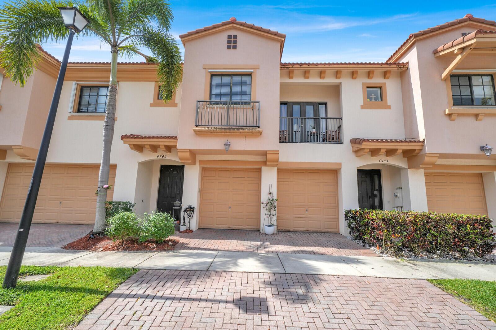 4742 Grand Cypress Circle N, Coconut Creek FL 33073 photo 3