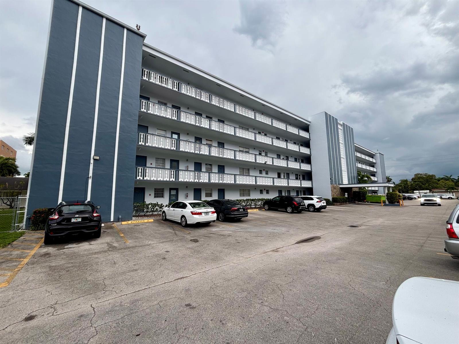 232 NE 12th Avenue # 501, Hallandale Beach FL 33009