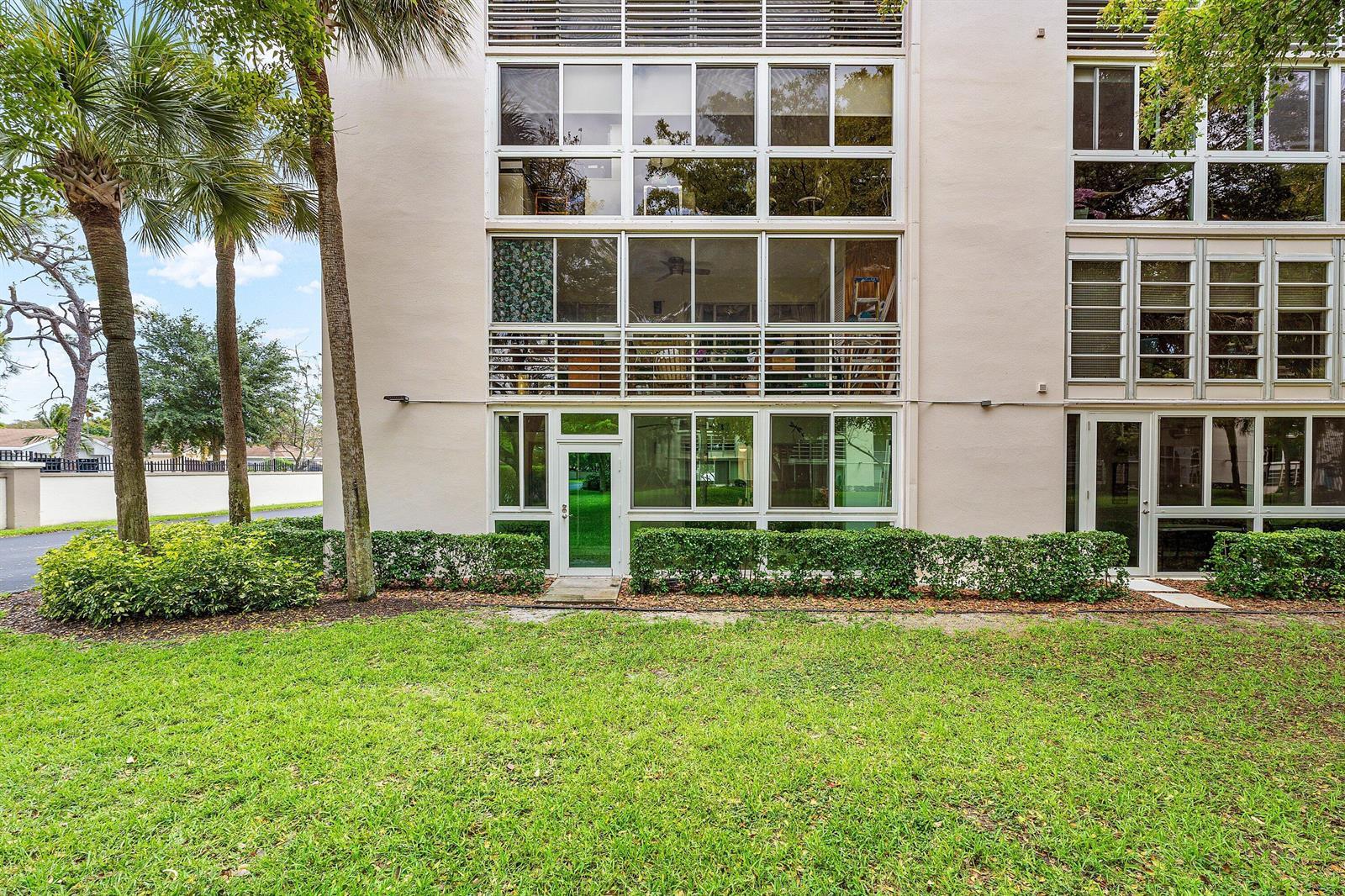 2003 Granada Drive # M1, Coconut Creek FL 33066 photo 2
