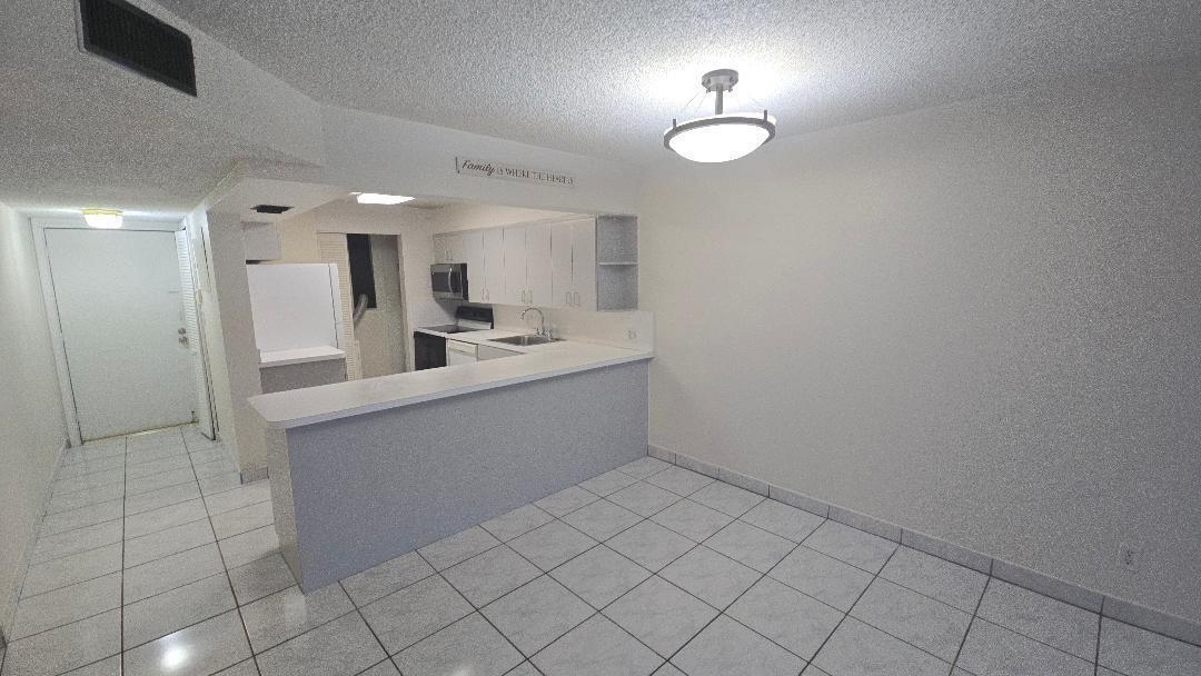 8040 N Colony Cir Circle # 102, Tamarac FL 33321 photo 2
