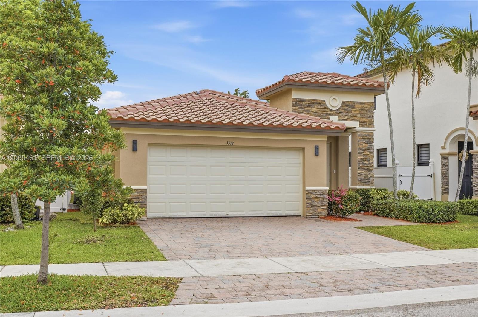 3518 W 86th Ter, Hialeah FL 33018 photo 2