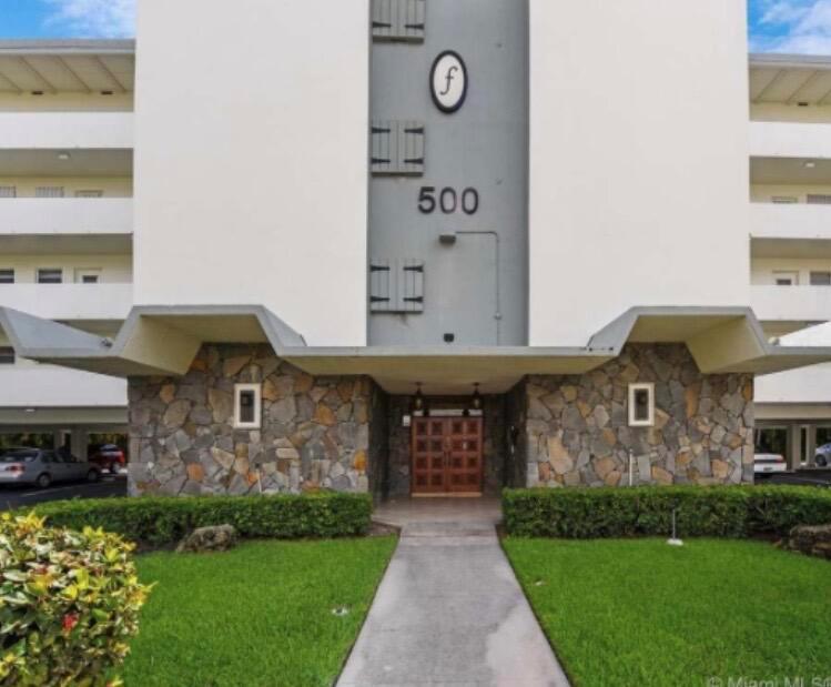 500 NE 14th Avenue NE # 404, Hallandale Beach FL 33009 photo 2