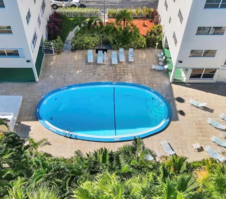 500 NE 14th Avenue NE # 404, Hallandale Beach FL 33009 photo 3