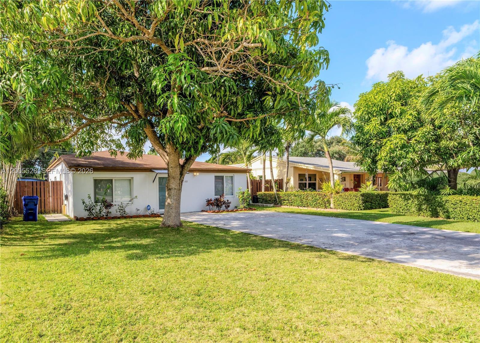 2148 NE 181st St, North Miami Beach FL 33162 photo 2