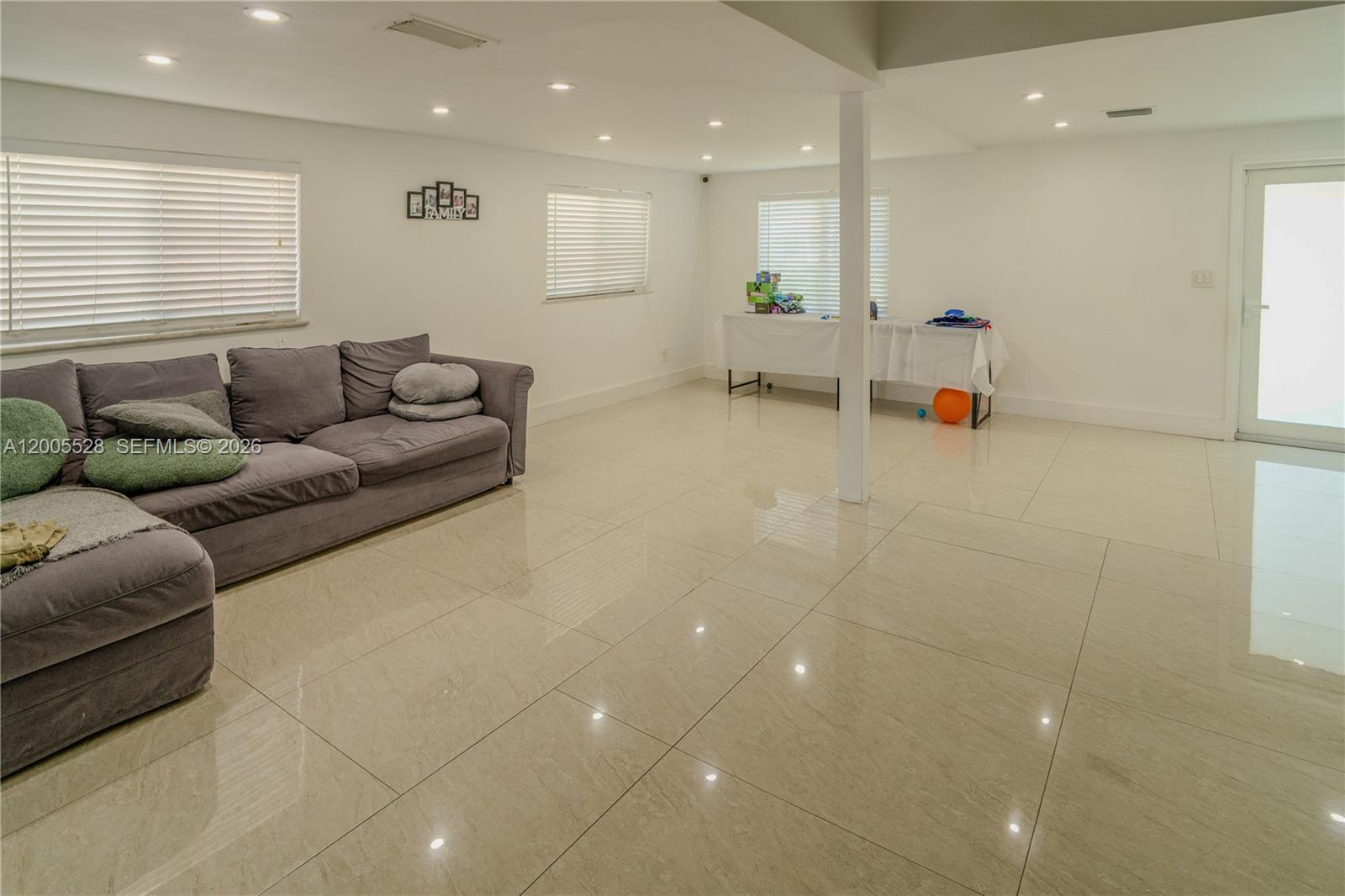 2148 NE 181st St, North Miami Beach FL 33162 photo 3