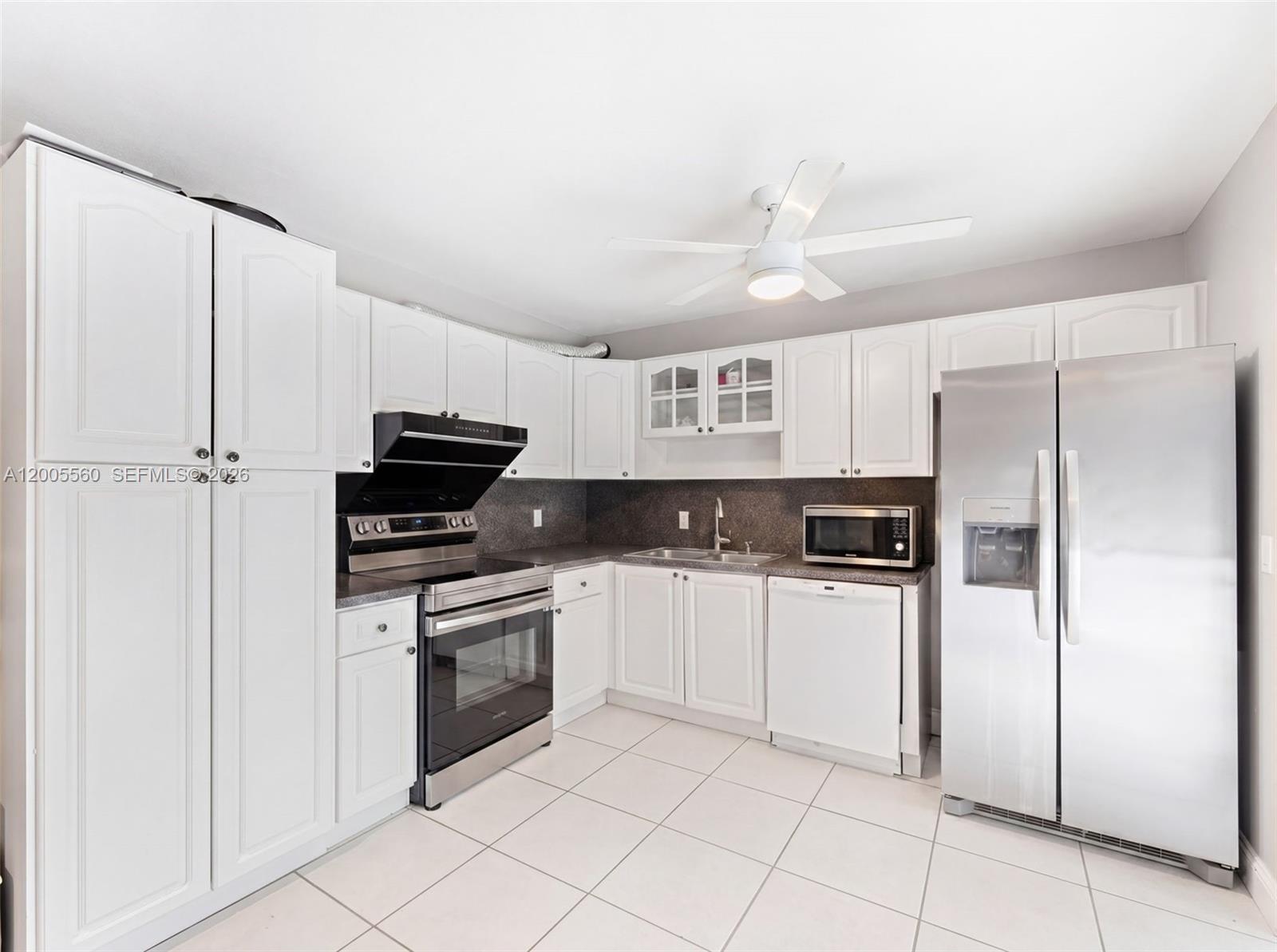2532 Camelot Ct, Cooper City FL 33026 photo 4
