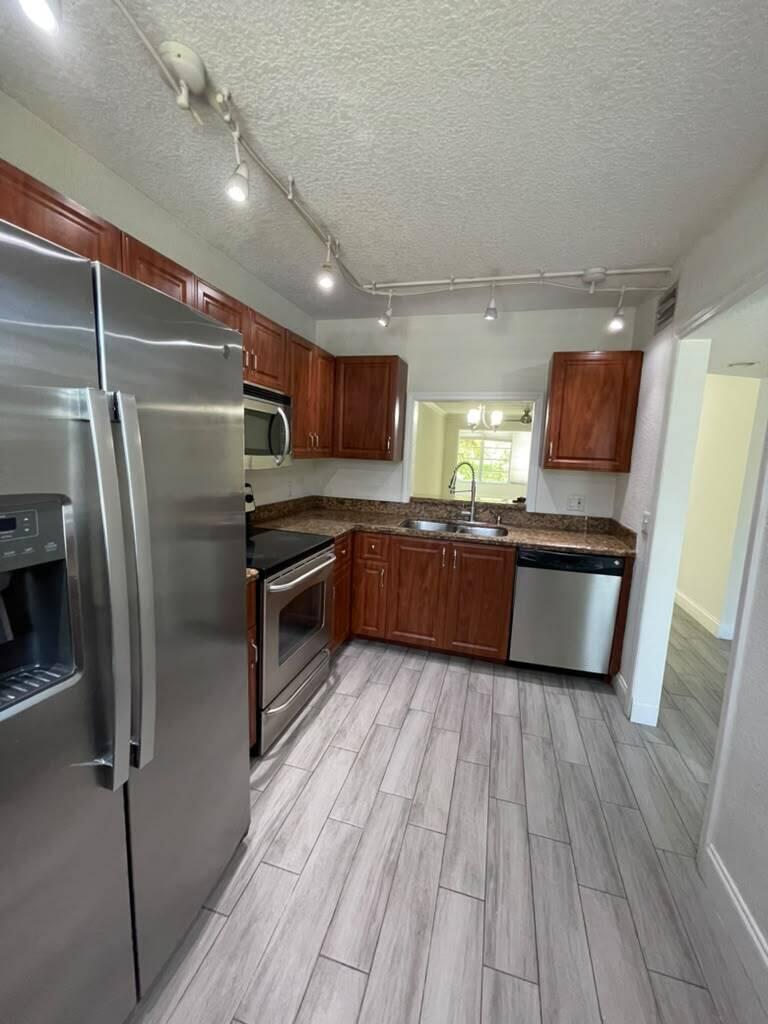 2820 SW 22nd Avenue # 211, Delray Beach FL 33445