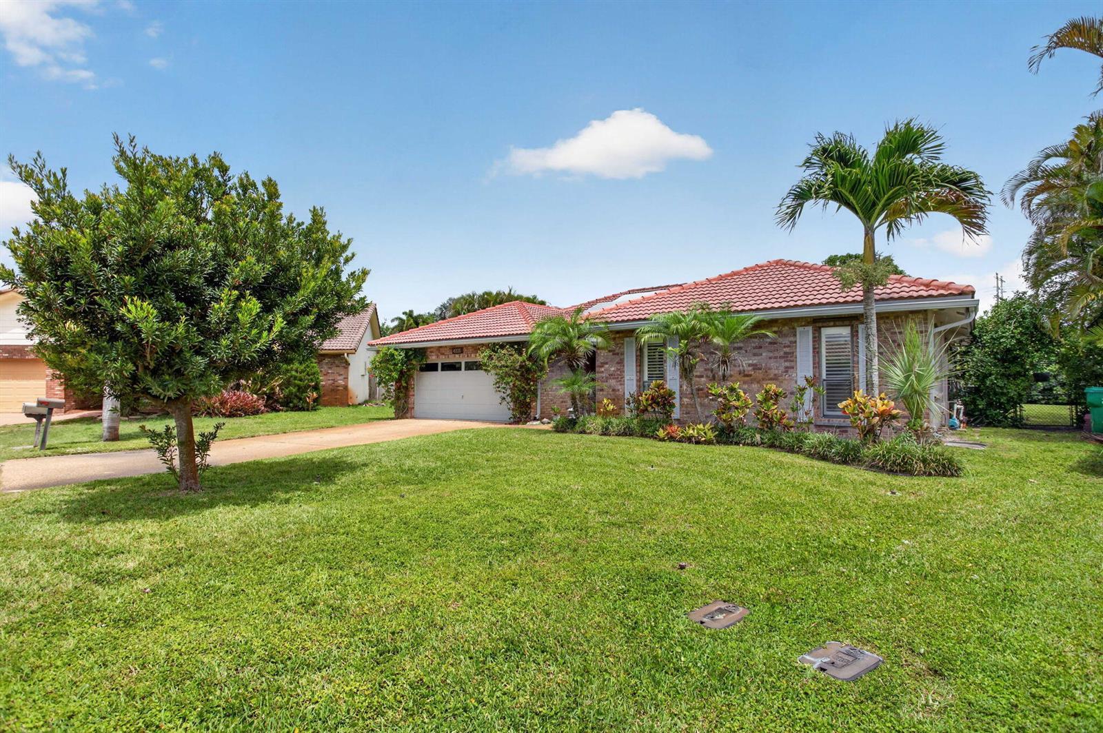 4111 NW 70th Way, Coral Springs FL 33065 photo 2
