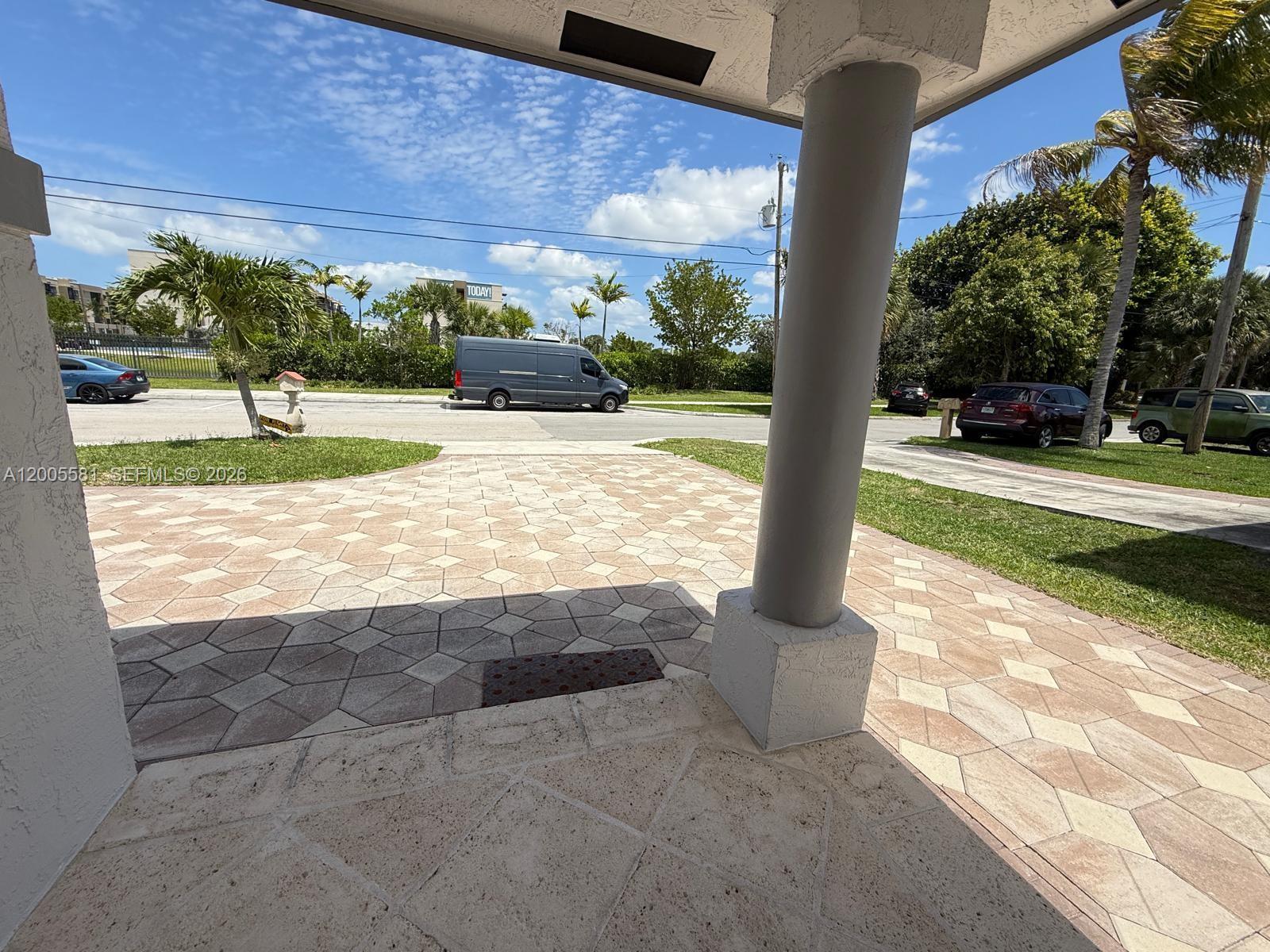 West Palm Beach, FL 33413 photo 3