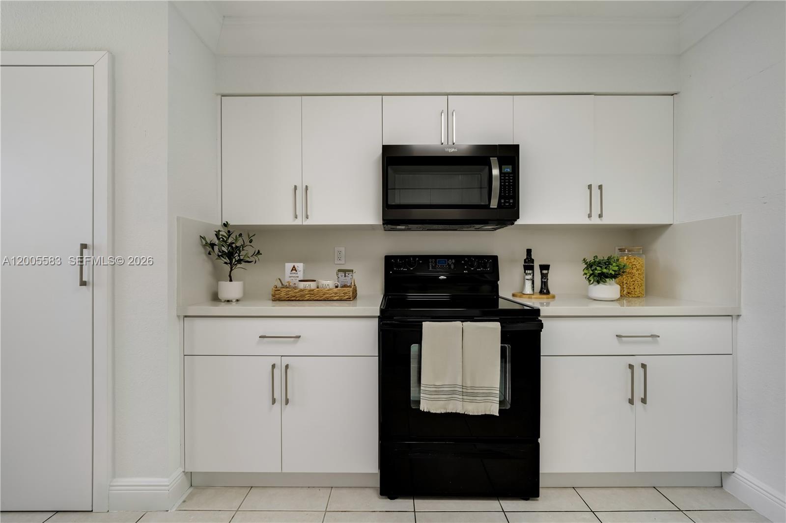 8401 NW 8 ST # 401, Miami FL 33126 photo 3