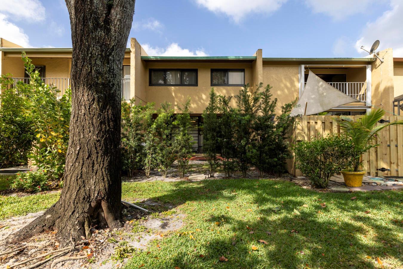 720 E Coco Plum Circle # 5, Plantation FL 33324 photo 2