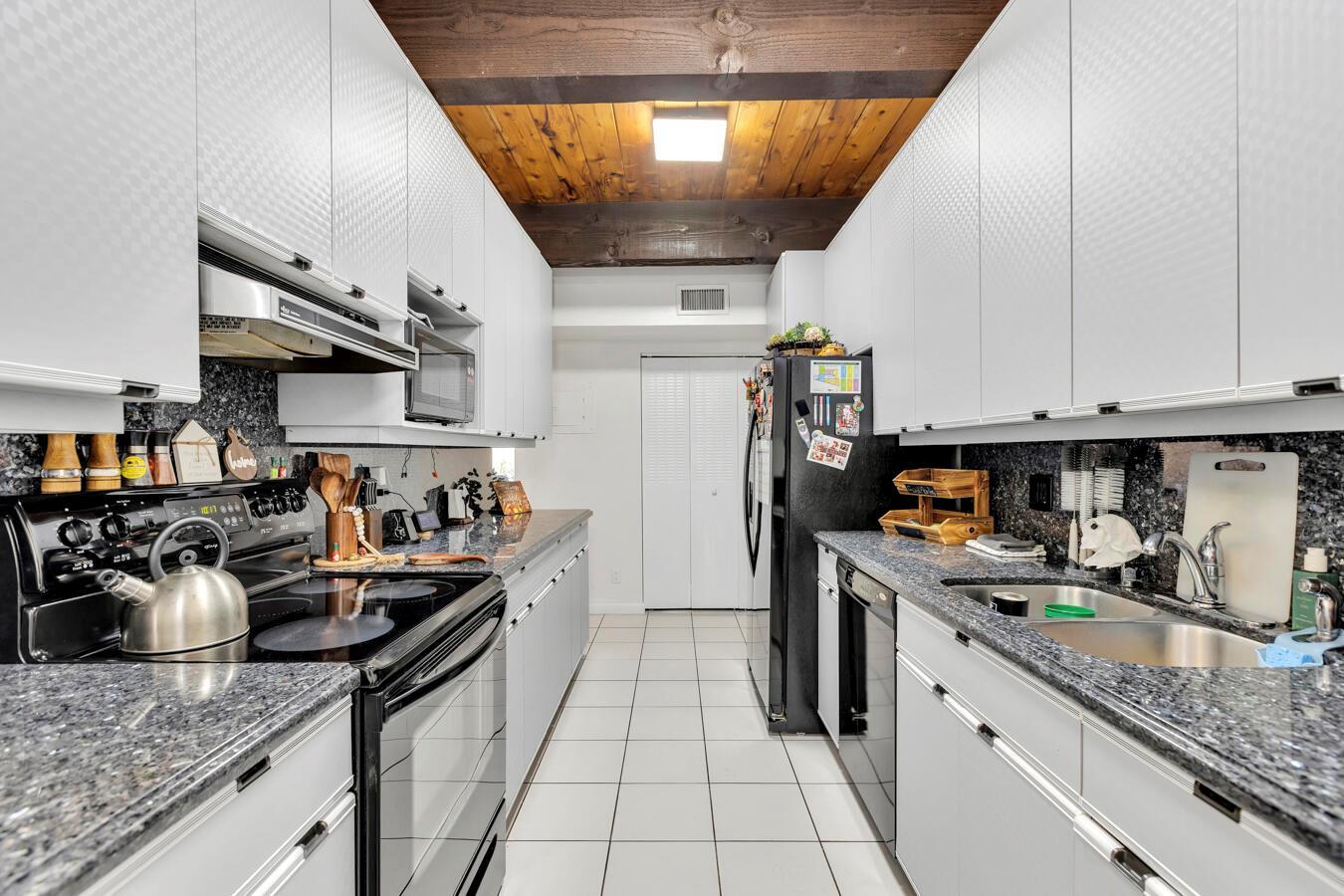 720 E Coco Plum Circle # 5, Plantation FL 33324 photo 4