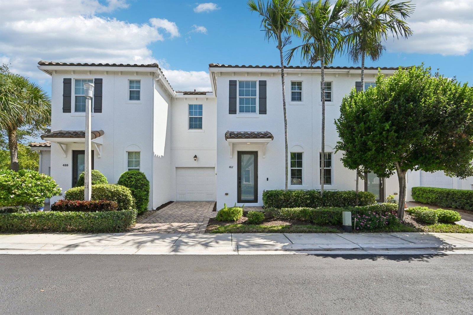 482 Graham Place, Boynton Beach FL 33435