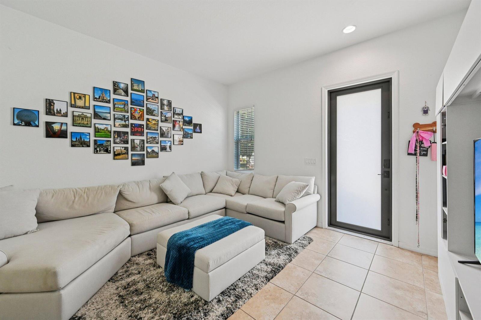 482 Graham Place, Boynton Beach FL 33435 photo 4