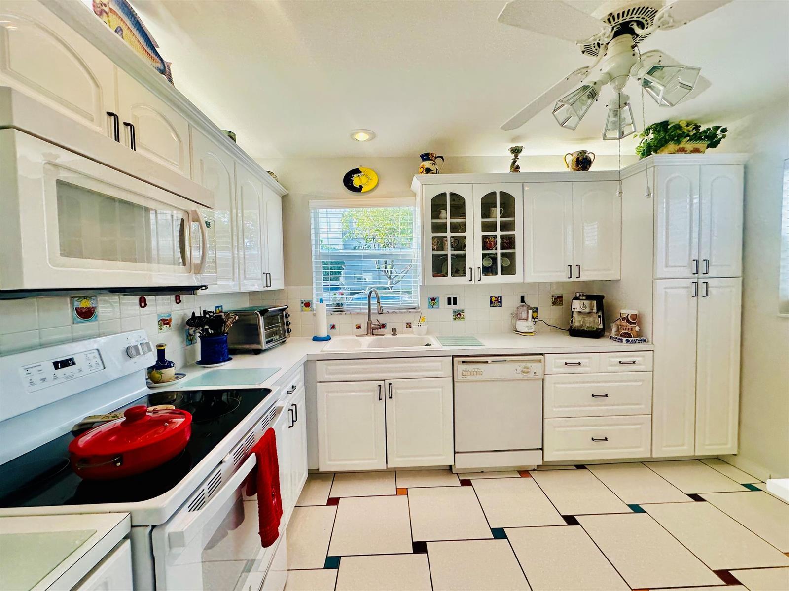 19 Colonial Club Drive # 105, Boynton Beach FL 33435 photo 5