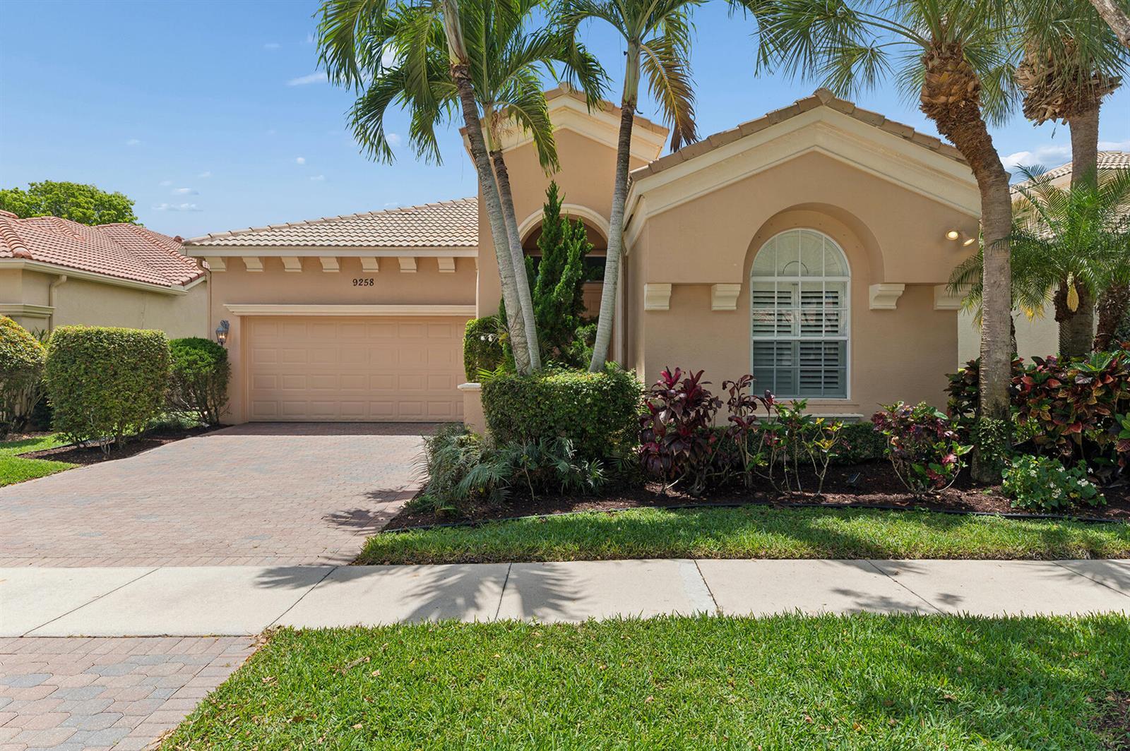 9258 Via Elegante, Wellington FL 33411 photo 2