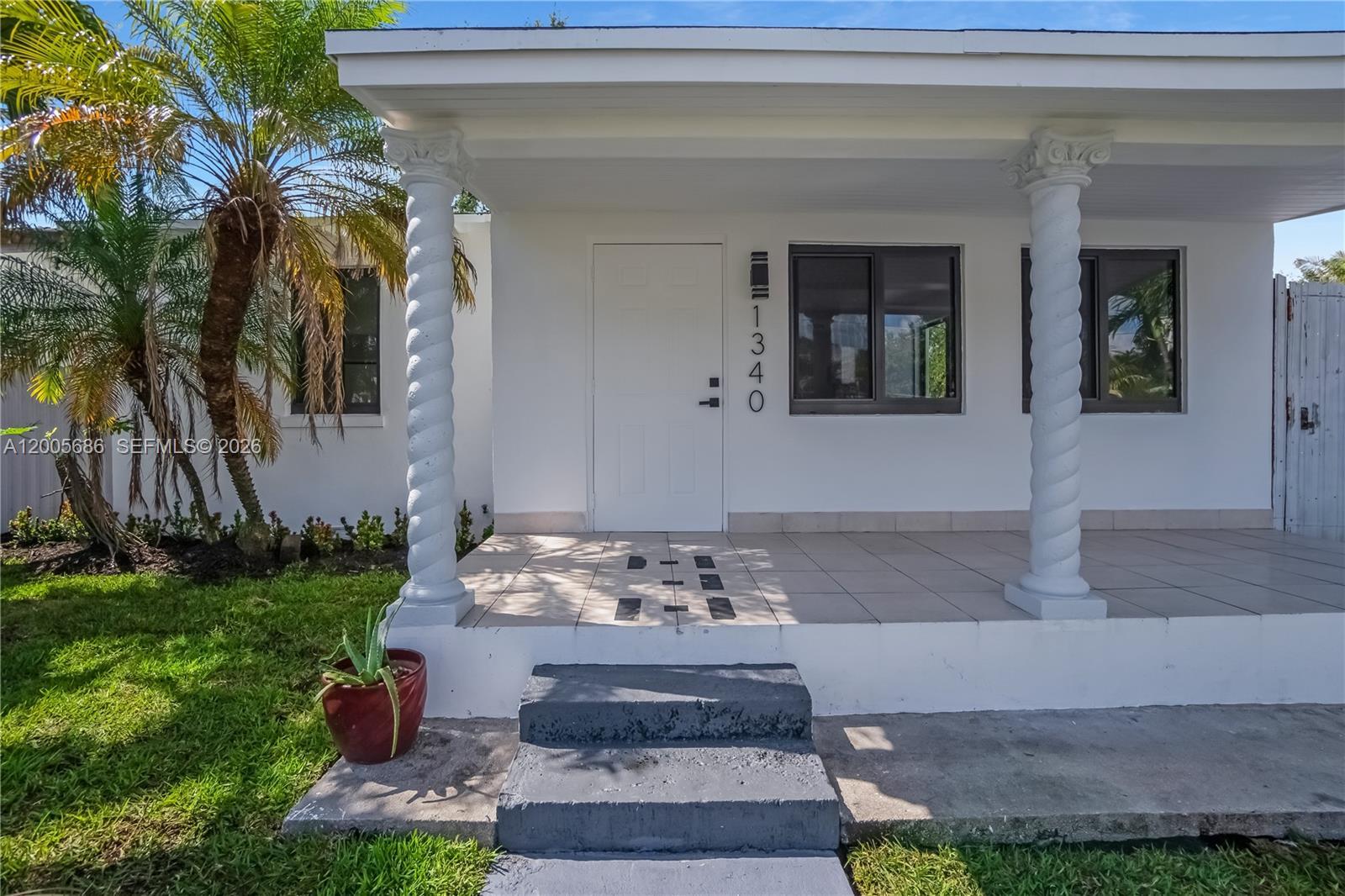 1340 NW 52nd St, Miami FL 33142 photo 2