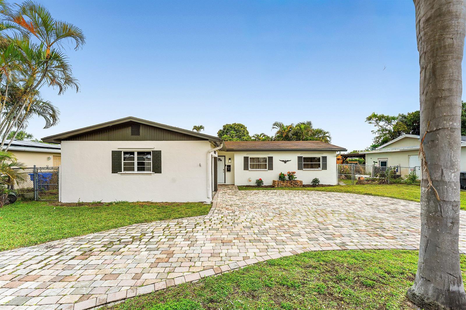6407 Boulevard Of Champions, North Lauderdale FL 33068 photo 2