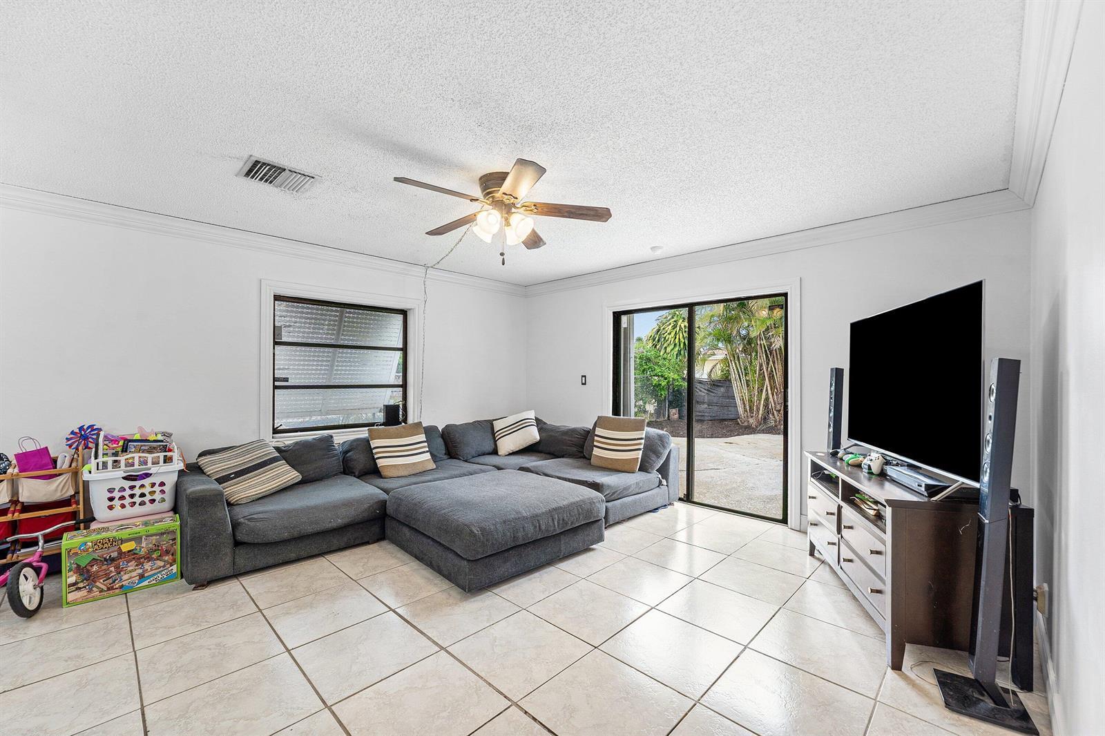 6407 Boulevard Of Champions, North Lauderdale FL 33068 photo 4