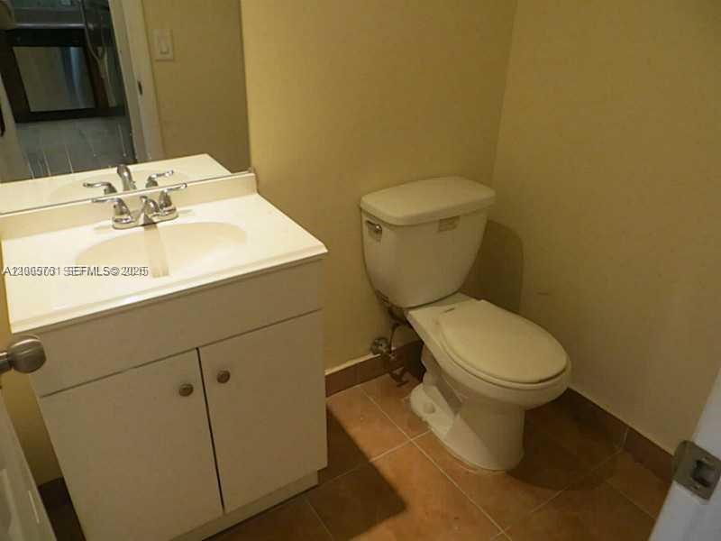 2025 NE 164th St # 312, North Miami Beach FL 33162 photo 3