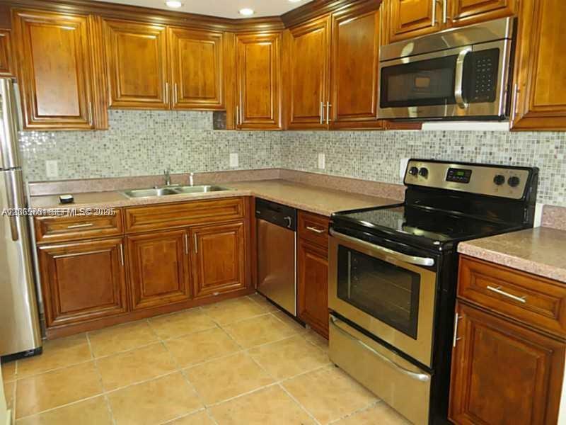 2025 NE 164th St # 312, North Miami Beach FL 33162