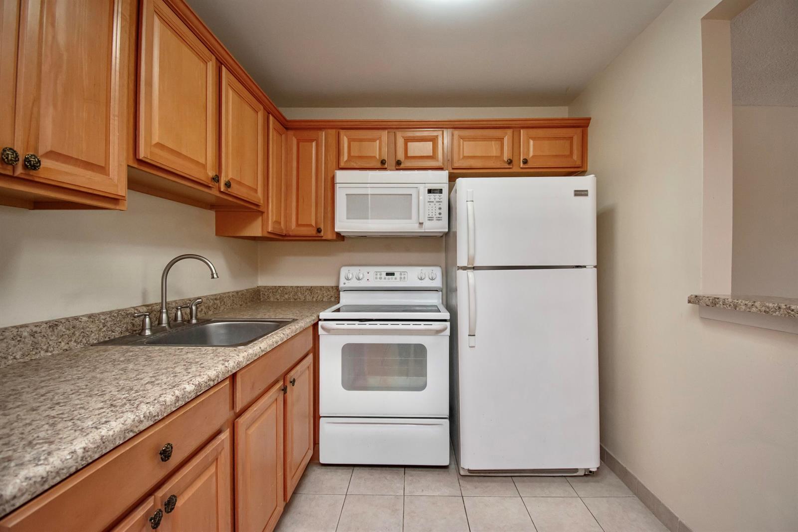 197 Andover H, West Palm Beach FL 33417 photo 2