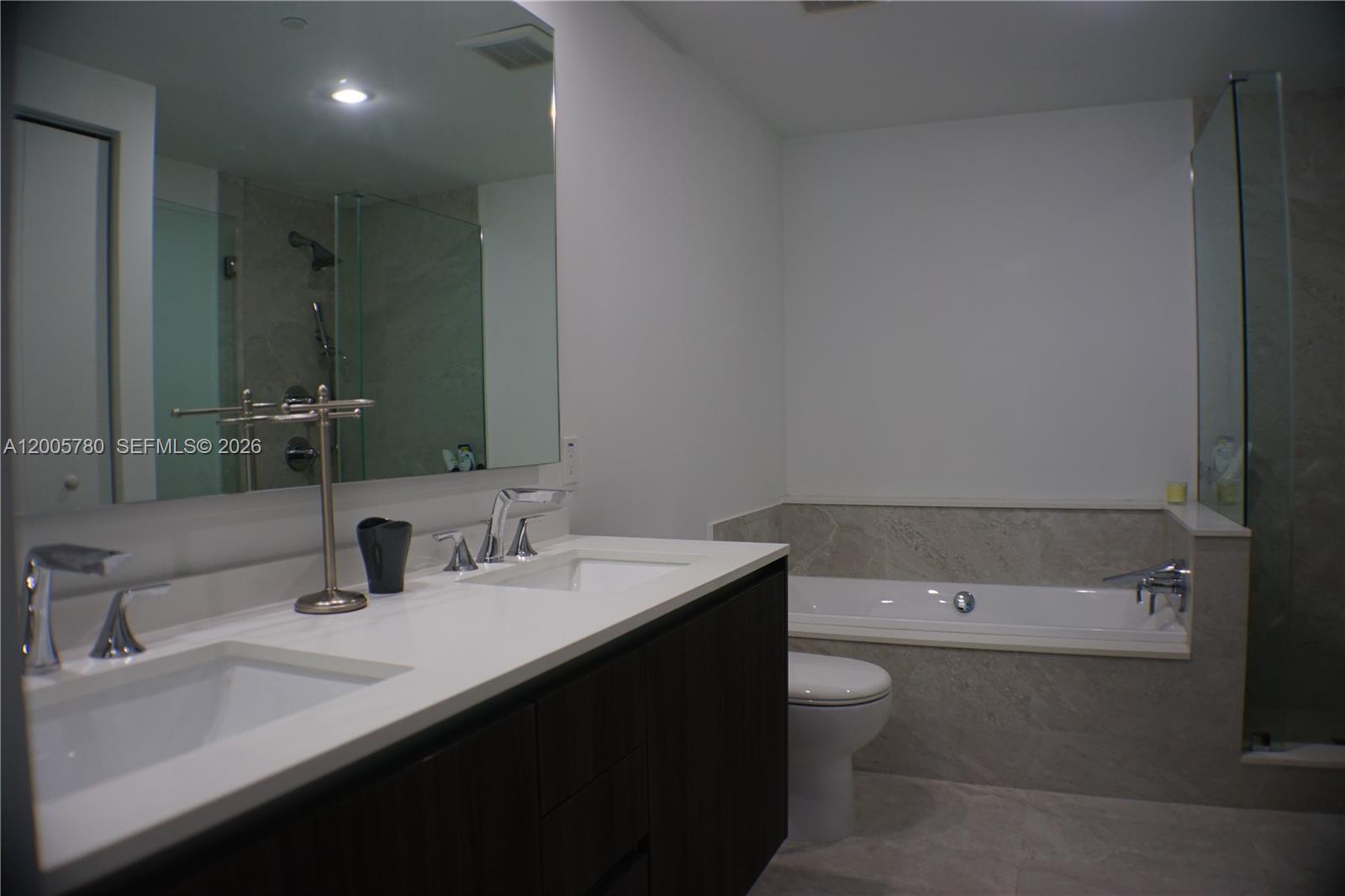 488 NE 18th St # 2008, Miami FL 33132 photo 5