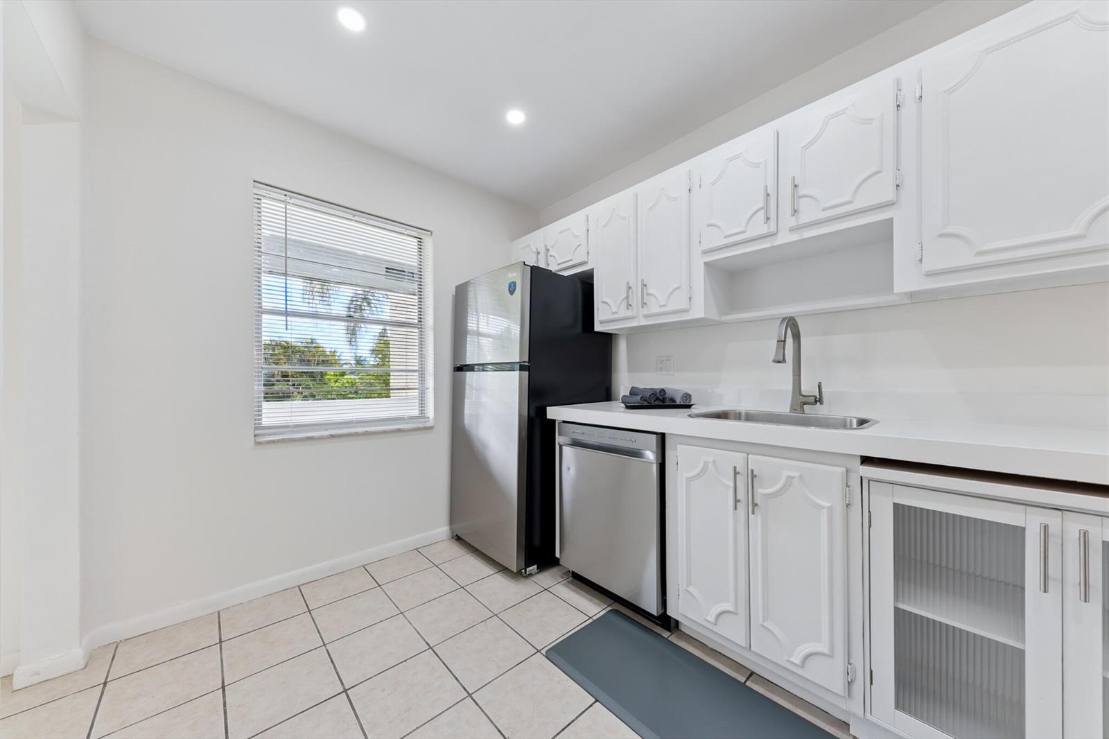 126 Sparrow Drive # 10b, Royal Palm Beach FL 33411 photo 5