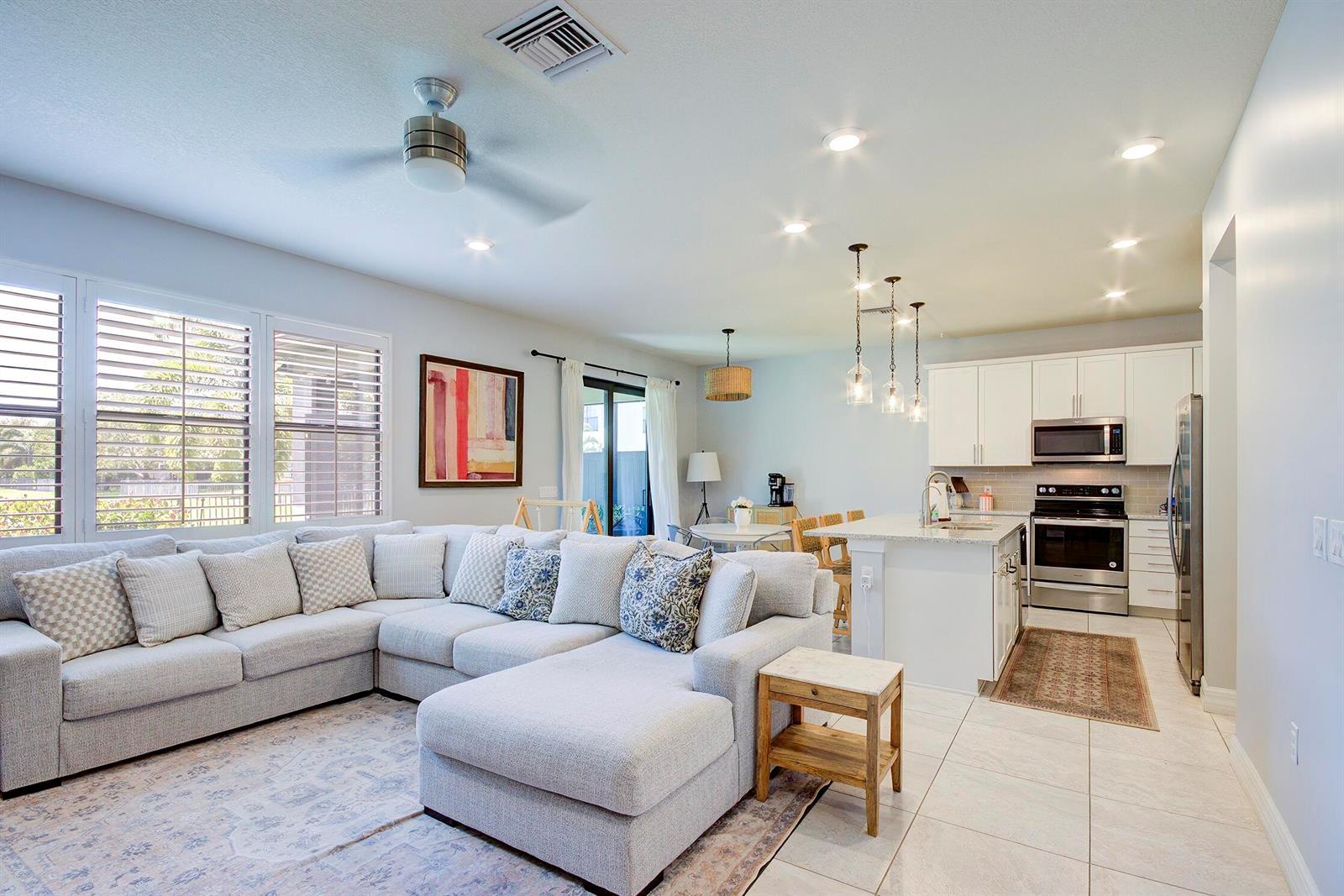 8327 Rearing Lane, Lake Worth FL 33467 photo 4