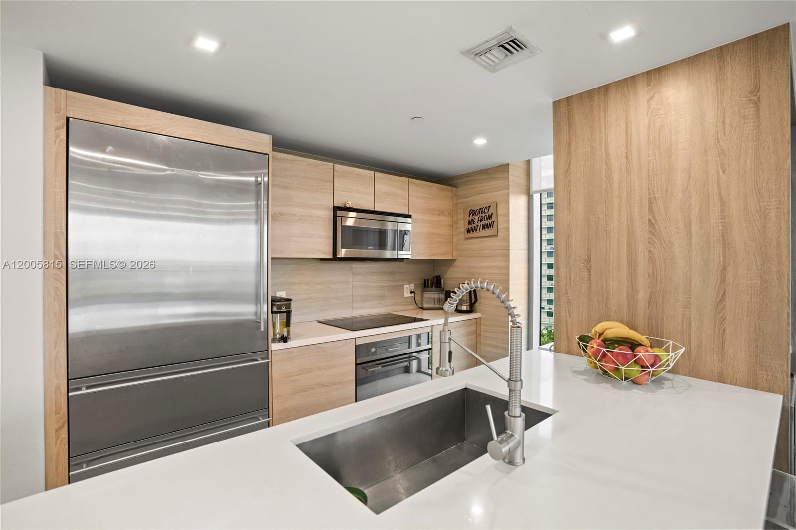 16385 NE Biscayne Blvd, North Miami Beach FL 33160 photo 4