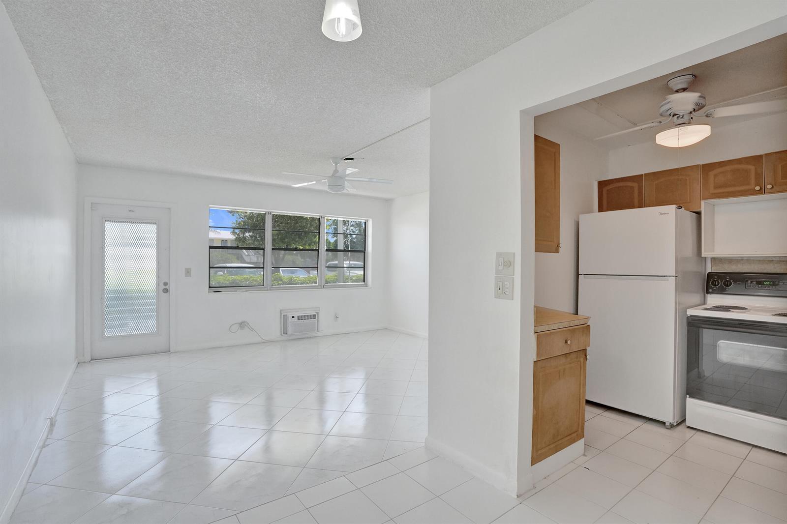 392 Durham Circle # M, Deerfield Beach FL 33442 photo 4