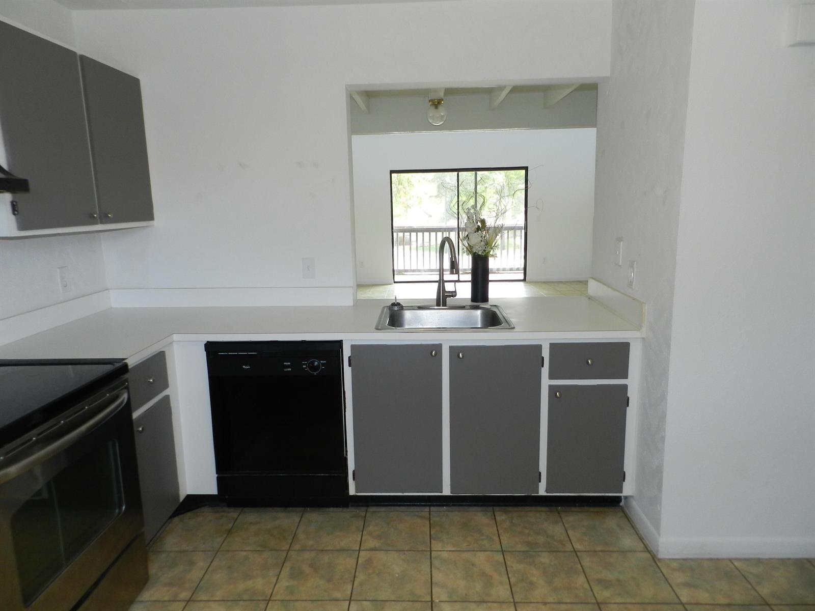 1110 E Lakeview Dr Drive E, Royal Palm Beach FL 33411 photo 4