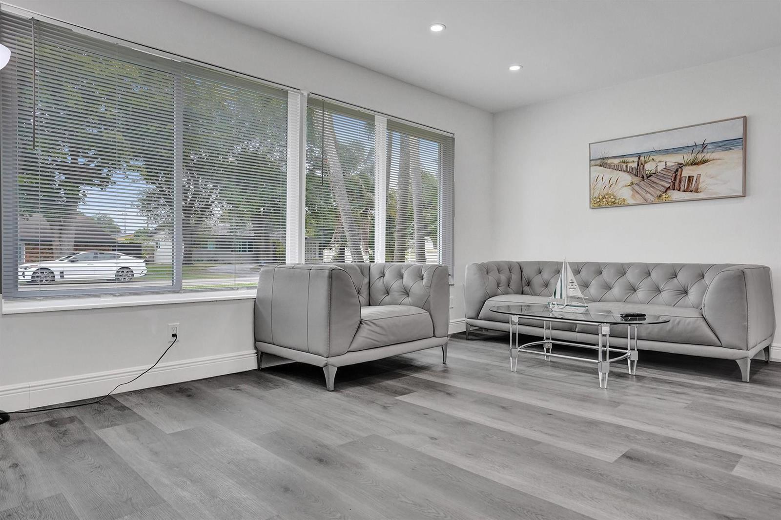 2114 N 42nd Avenue, Hollywood FL 33021 photo 3