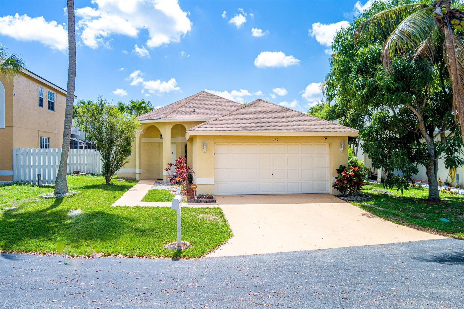 1239 Sussex Street, Boynton Beach FL 33436
