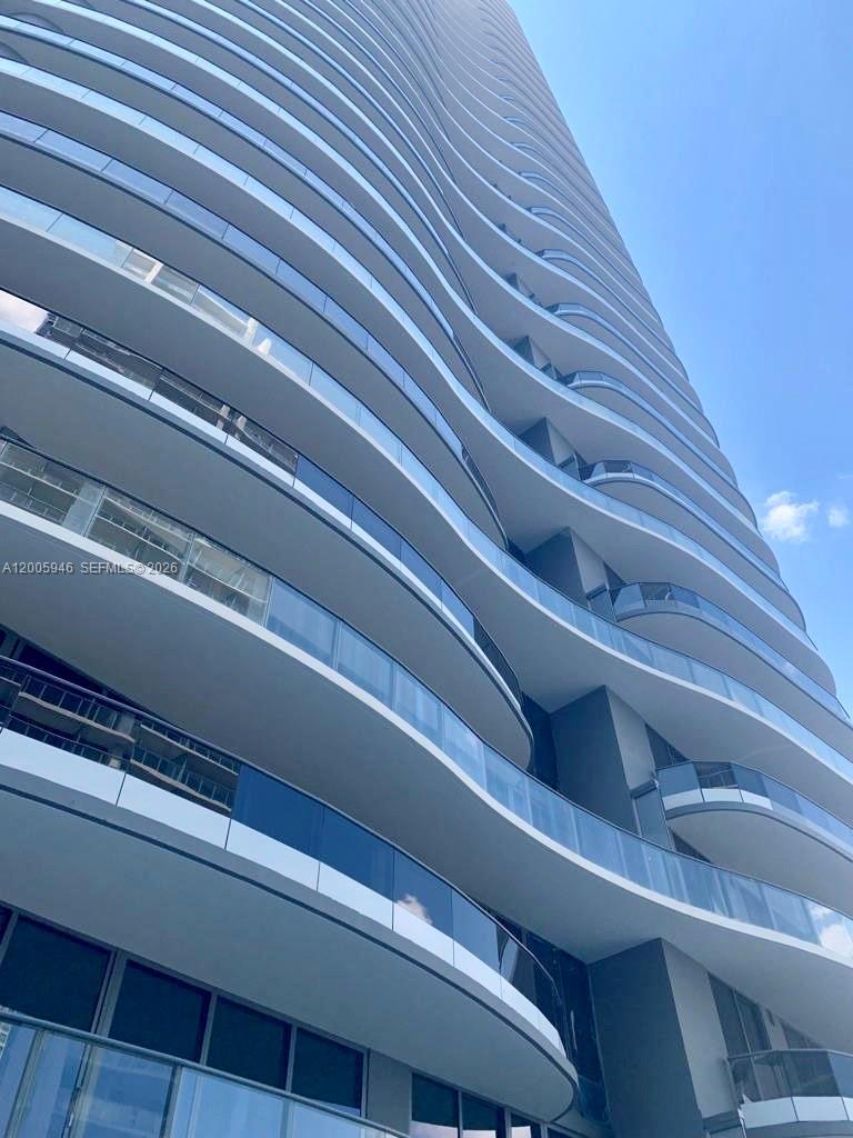 1000 Brickell Plz # 4907, Miami FL 33131 photo 3