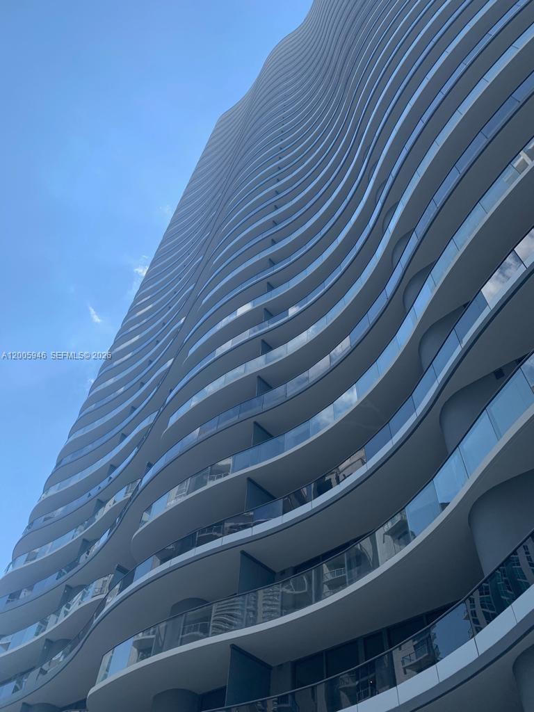 1000 Brickell Plz # 4907, Miami FL 33131 photo 4