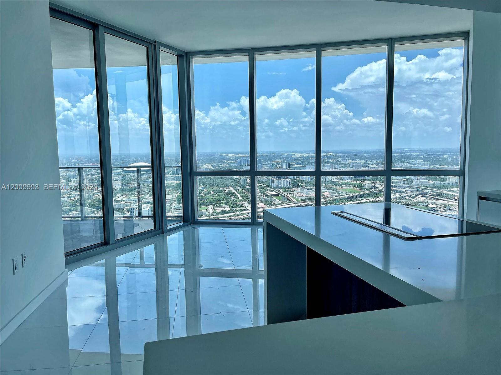 851 NE 1st Ave # 4404, Miami FL 33132 photo 3