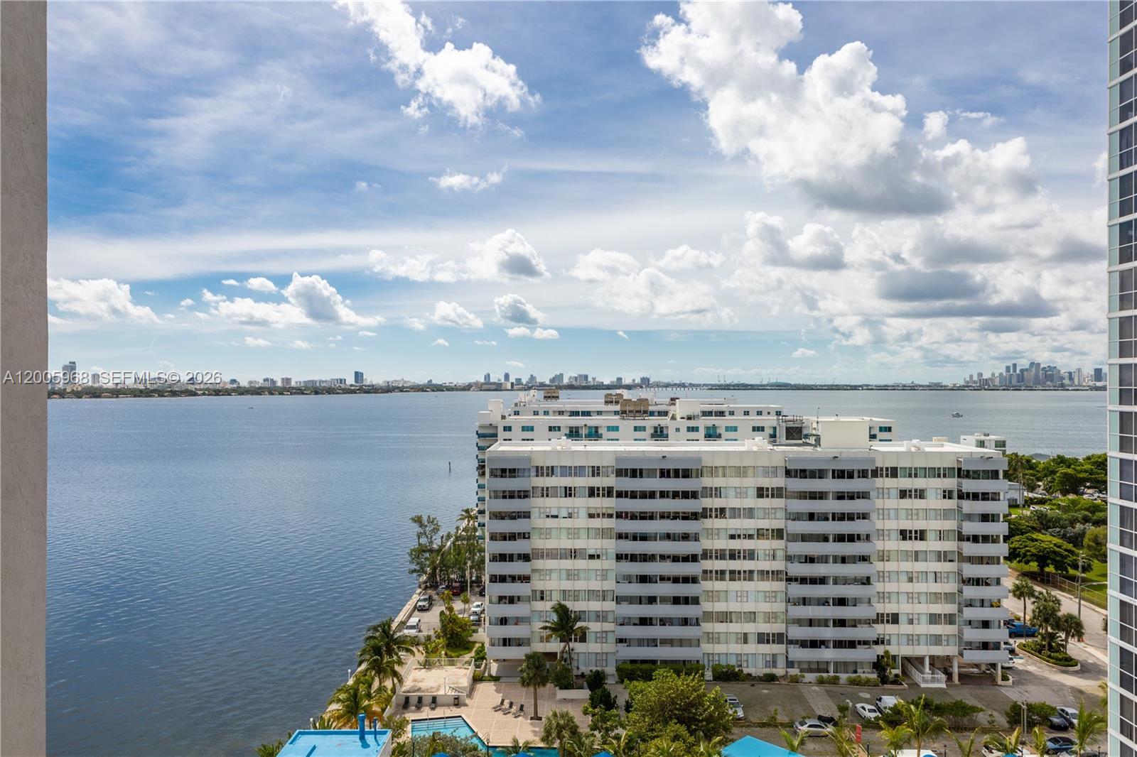 7601 E Treasure Dr # 1621, North Bay Village FL 33141