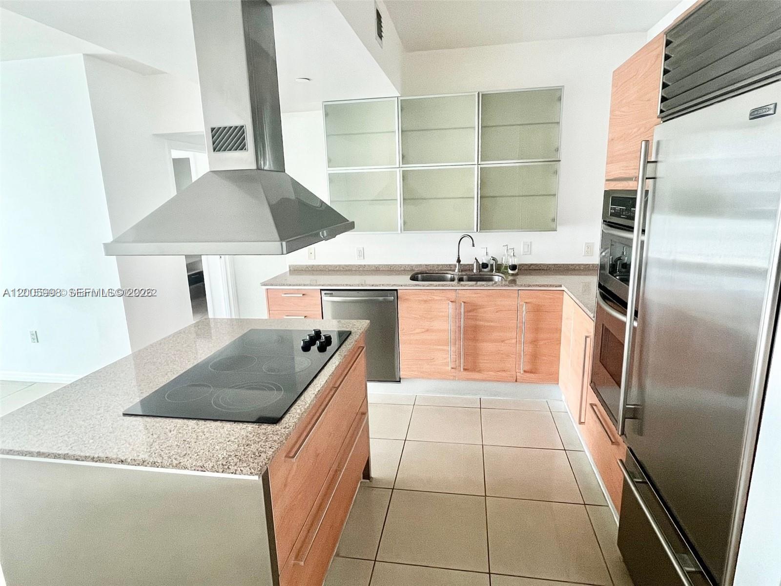 218 SE 14th St # 903, Miami FL 33131 photo 3