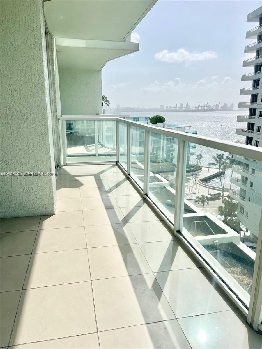 218 SE 14th St # 903, Miami FL 33131