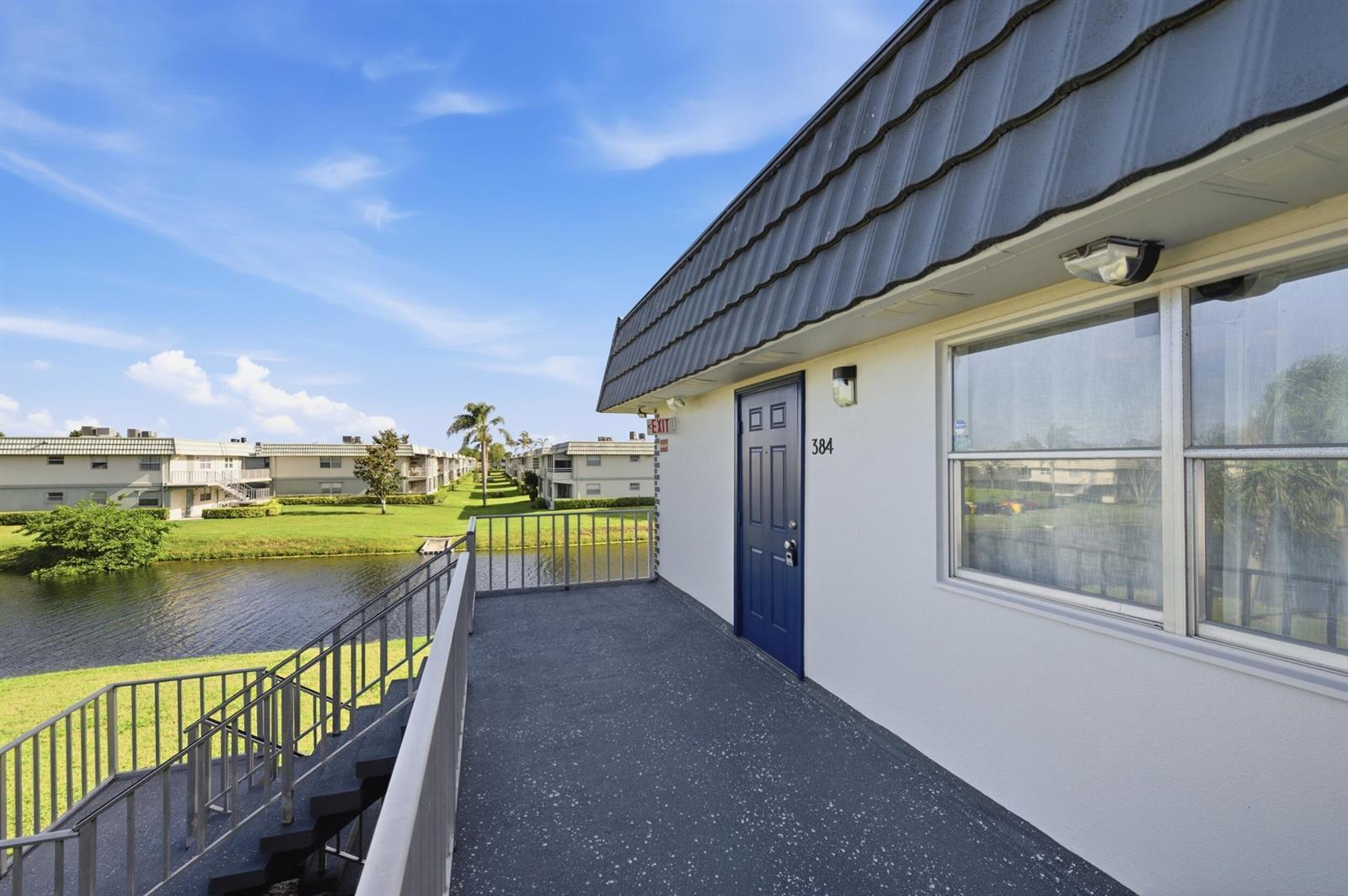 384 Saxony H, Delray Beach FL 33446 photo 2
