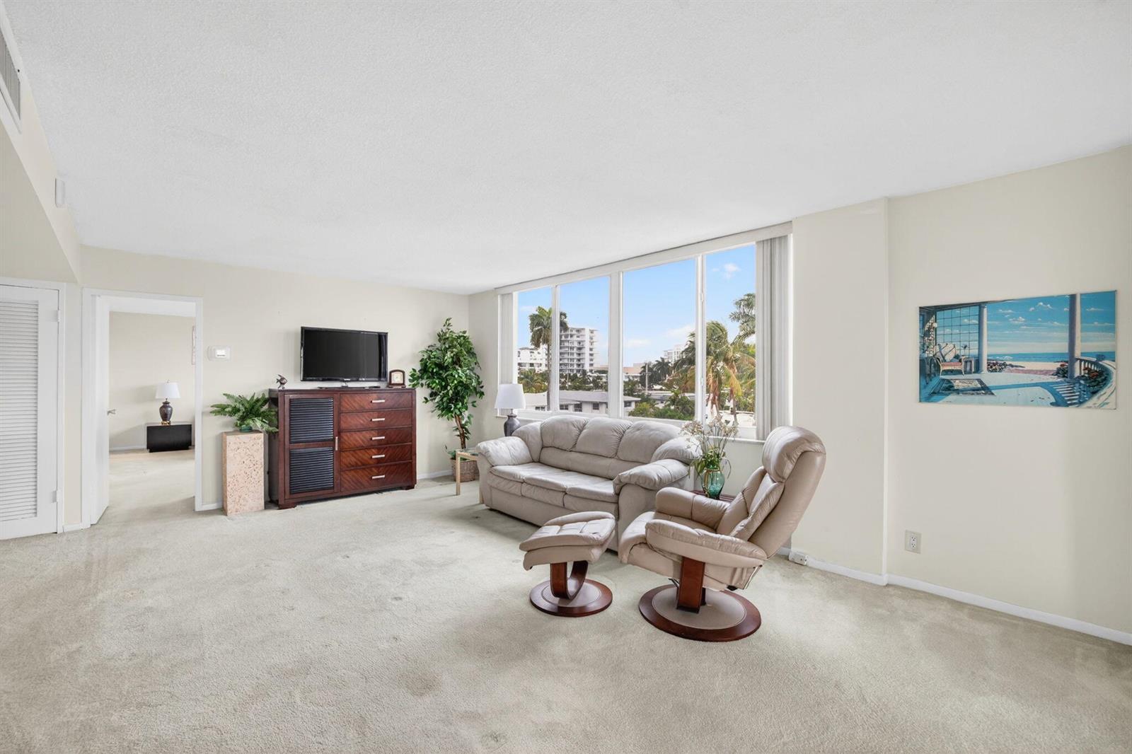 524 Orton Avenue # 403, Fort Lauderdale FL 33304 photo 5