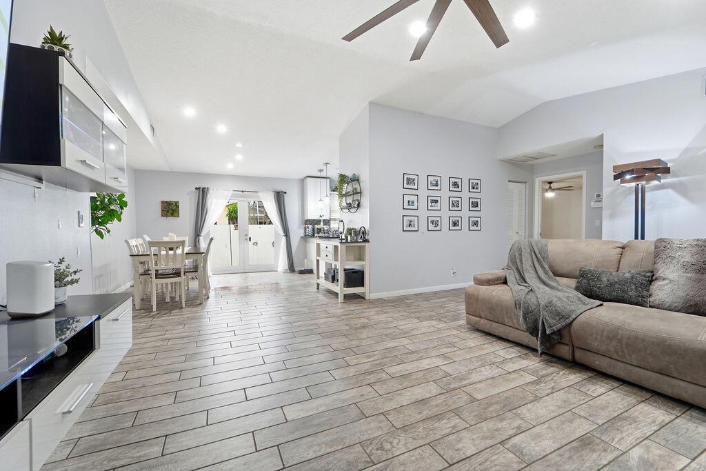 6160 Silver Oak Drive, Lake Worth FL 33467 photo 4