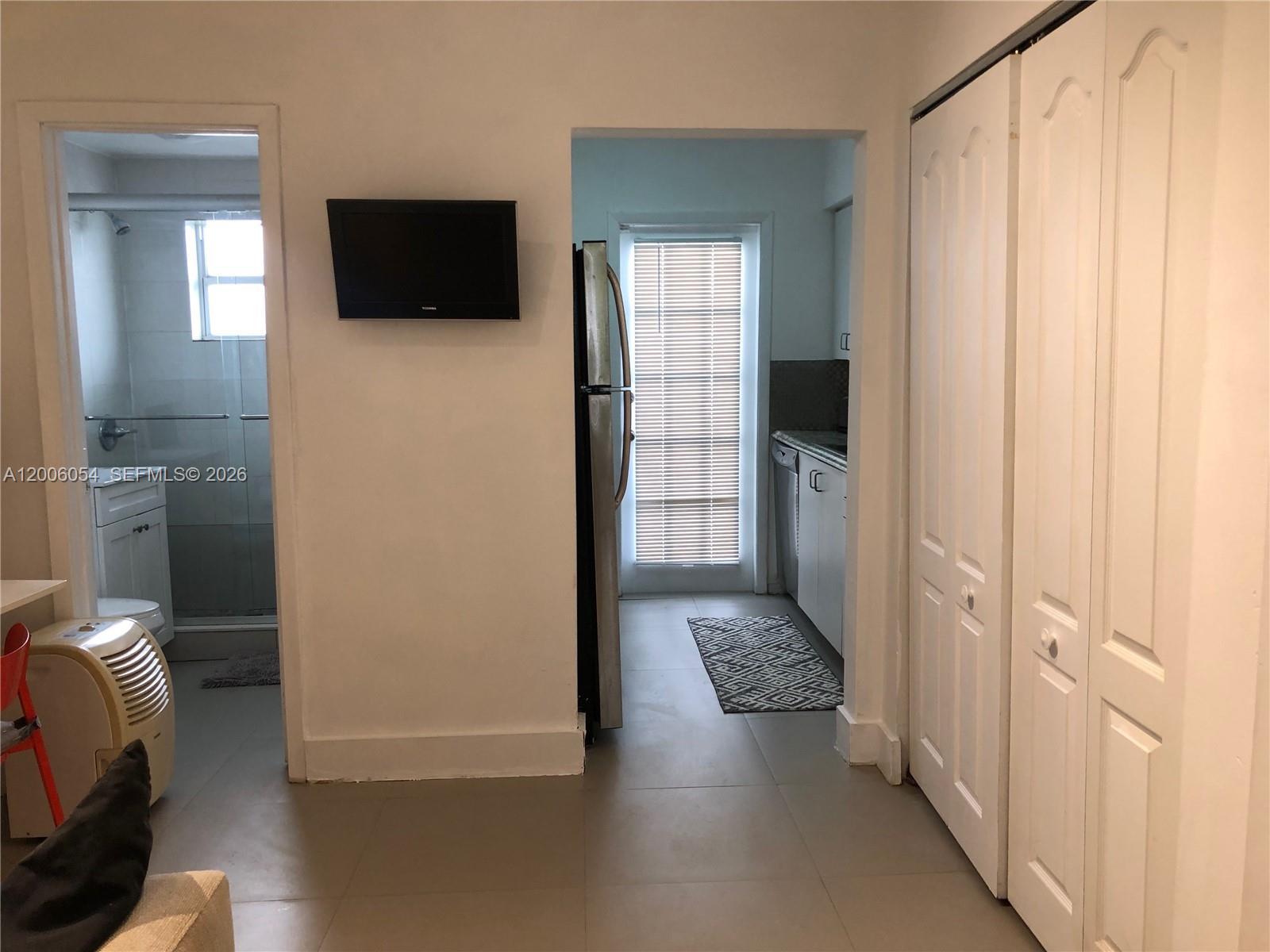 911 Meridian Ave # 105, Miami Beach FL 33139 photo 2