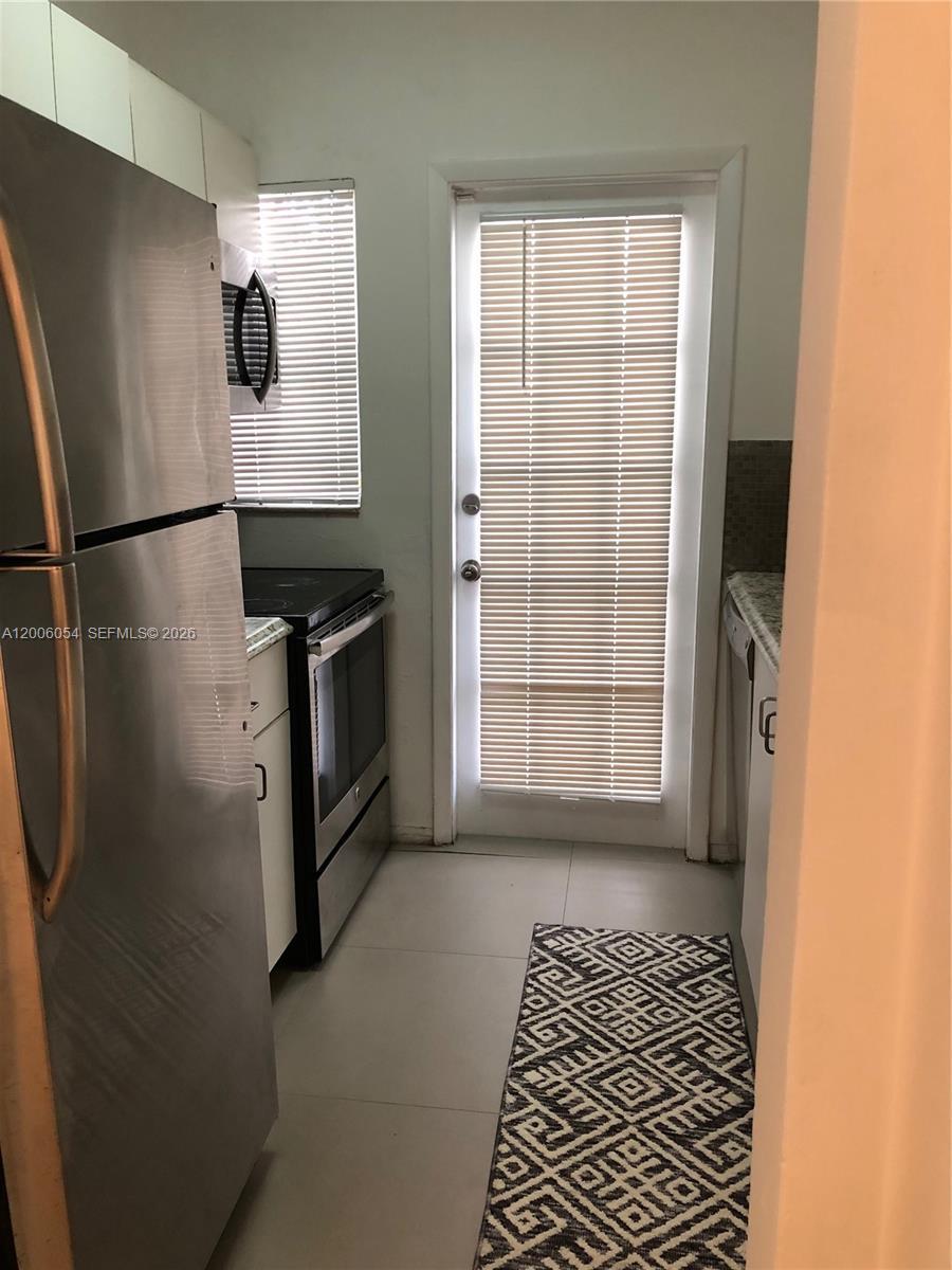 911 Meridian Ave # 105, Miami Beach FL 33139 photo 3
