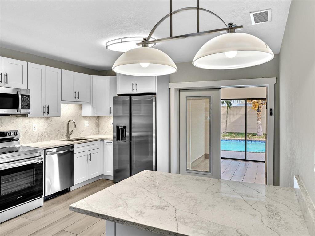 541 NE 18th Street, Boca Raton FL 33432 photo 5