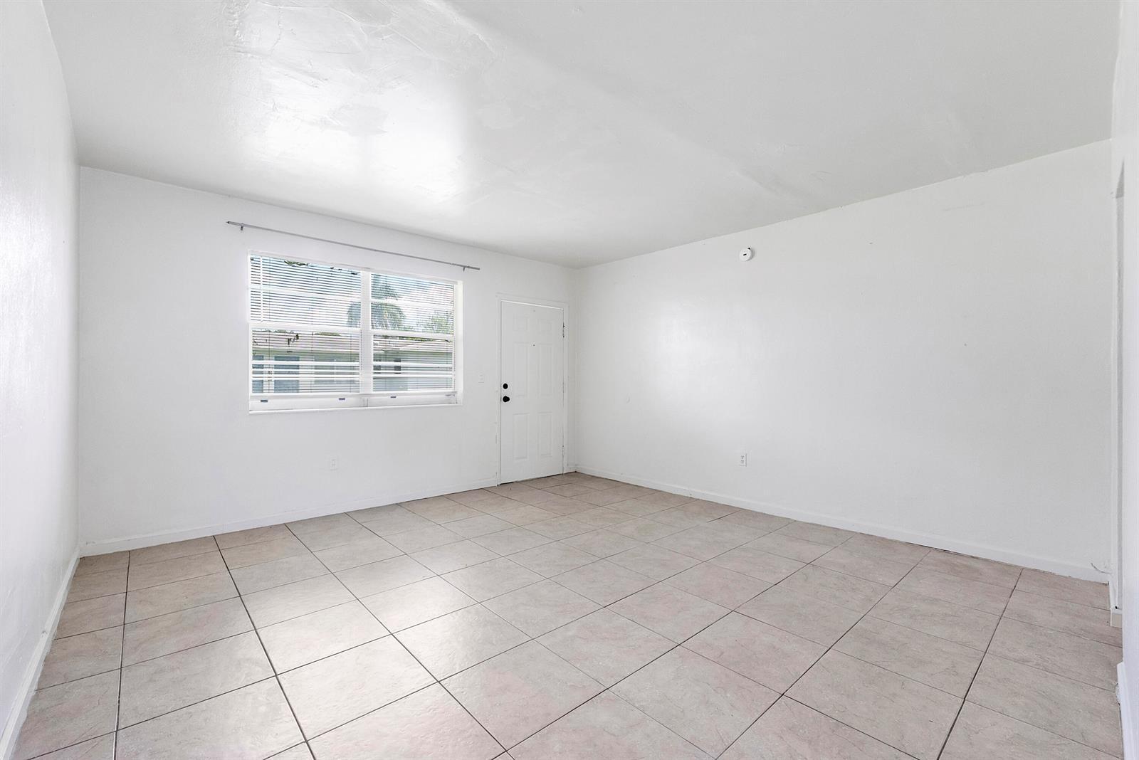 515 NE 150th Street # 3, Miami FL 33161