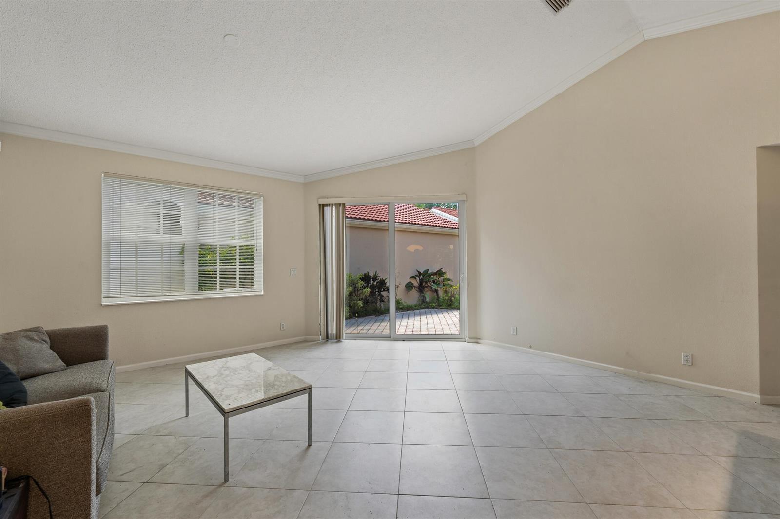 15 Via Carrara, Palm Beach Gardens FL 33418 photo 2